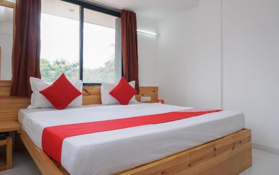 Lavish Living Villa Varanasi Exterior photo